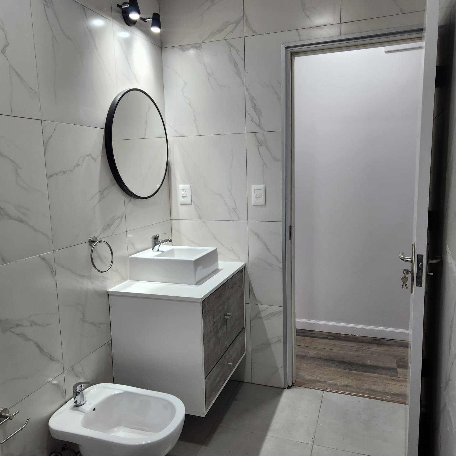 Lavamanos en una casa contenedor